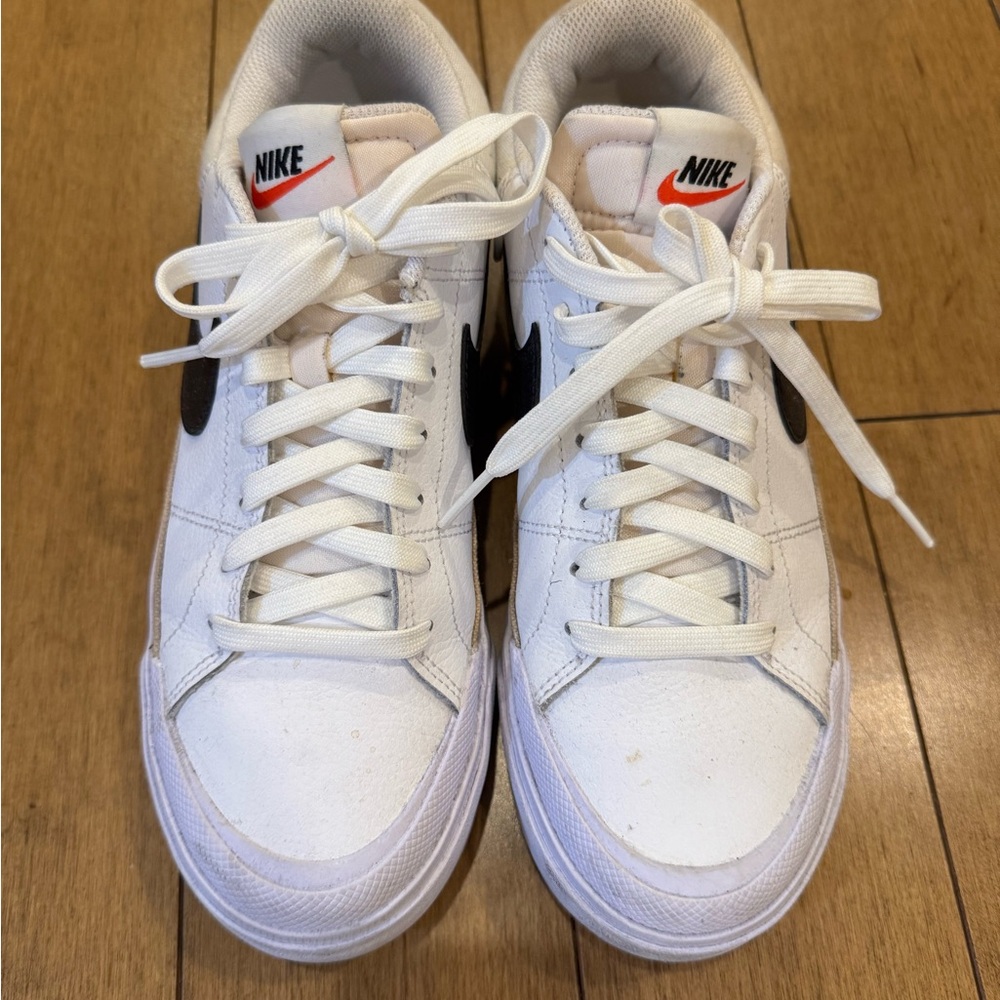 Nike Court Legacy Lift  Women’s size 8